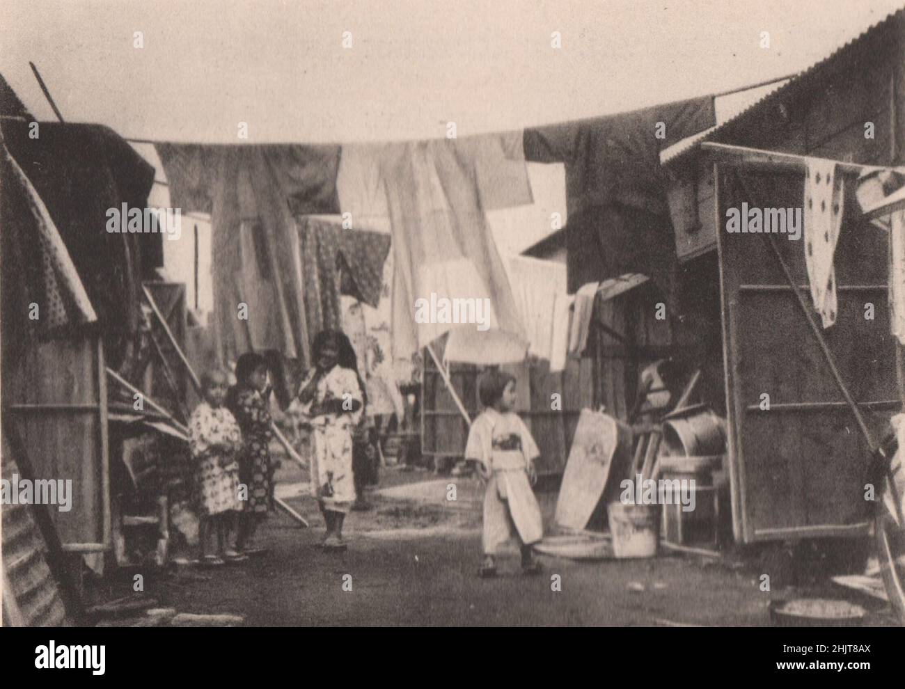 Japan Earthquake 1923: The refugees quarters in Hibiya Park Stock Photo