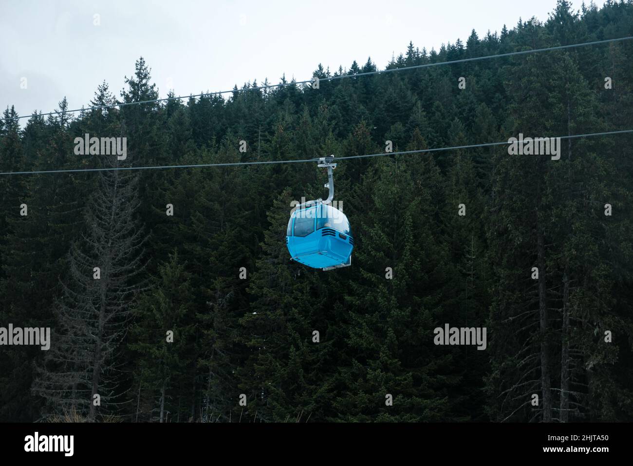 Gondola lift at ski resort Stock Photo Alamy