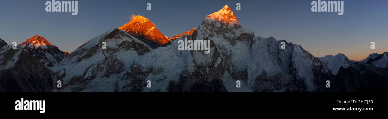 Mount everest sunset High Resolution Stock Photography and Images - Alamy
