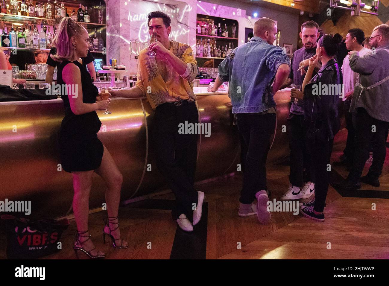 VANDERPUMP RULES, from left Ariana Madix, Tom Sandoval, 'Best Friends