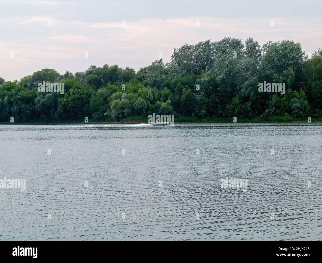 Clean water on river bank hi-res stock photography and images - Alamy