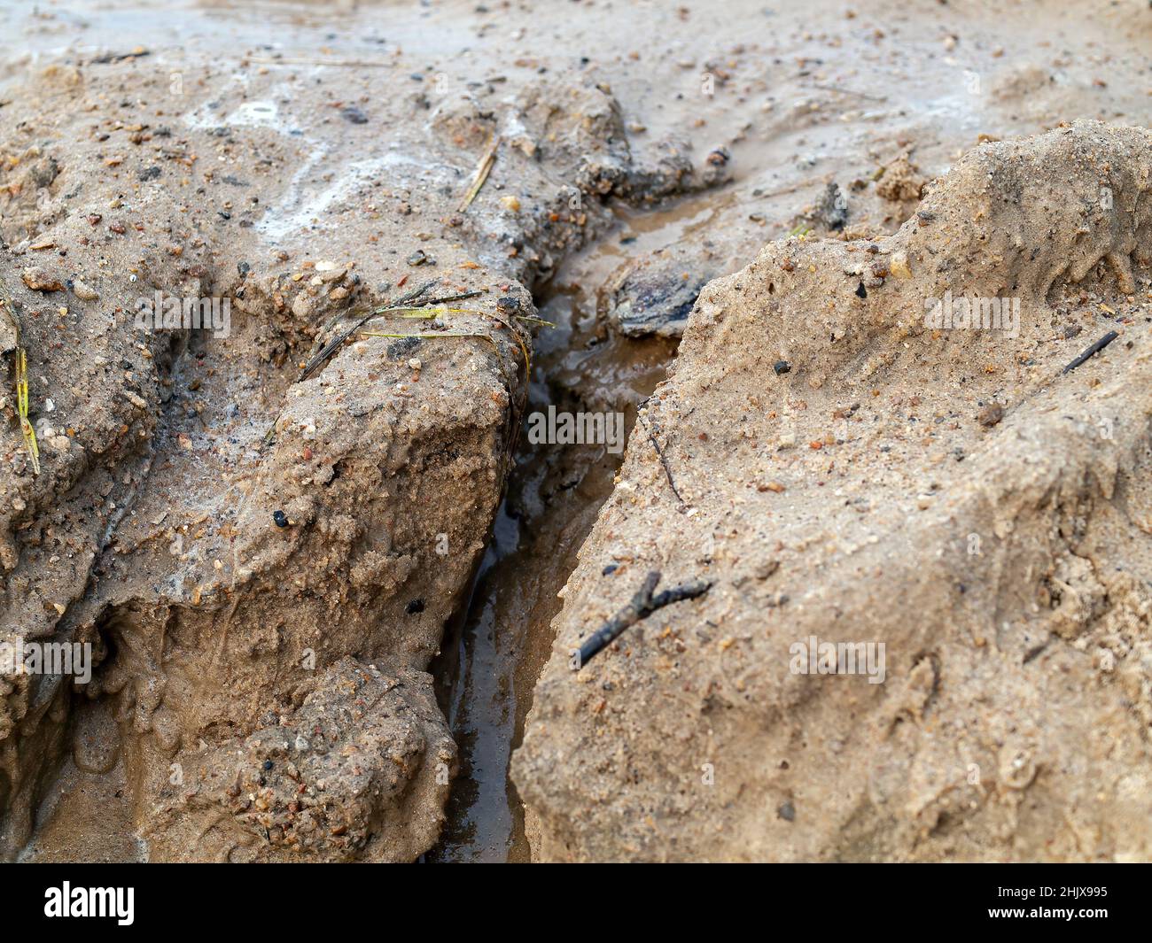 Sandy river bank lake hi-res stock photography and images - Alamy