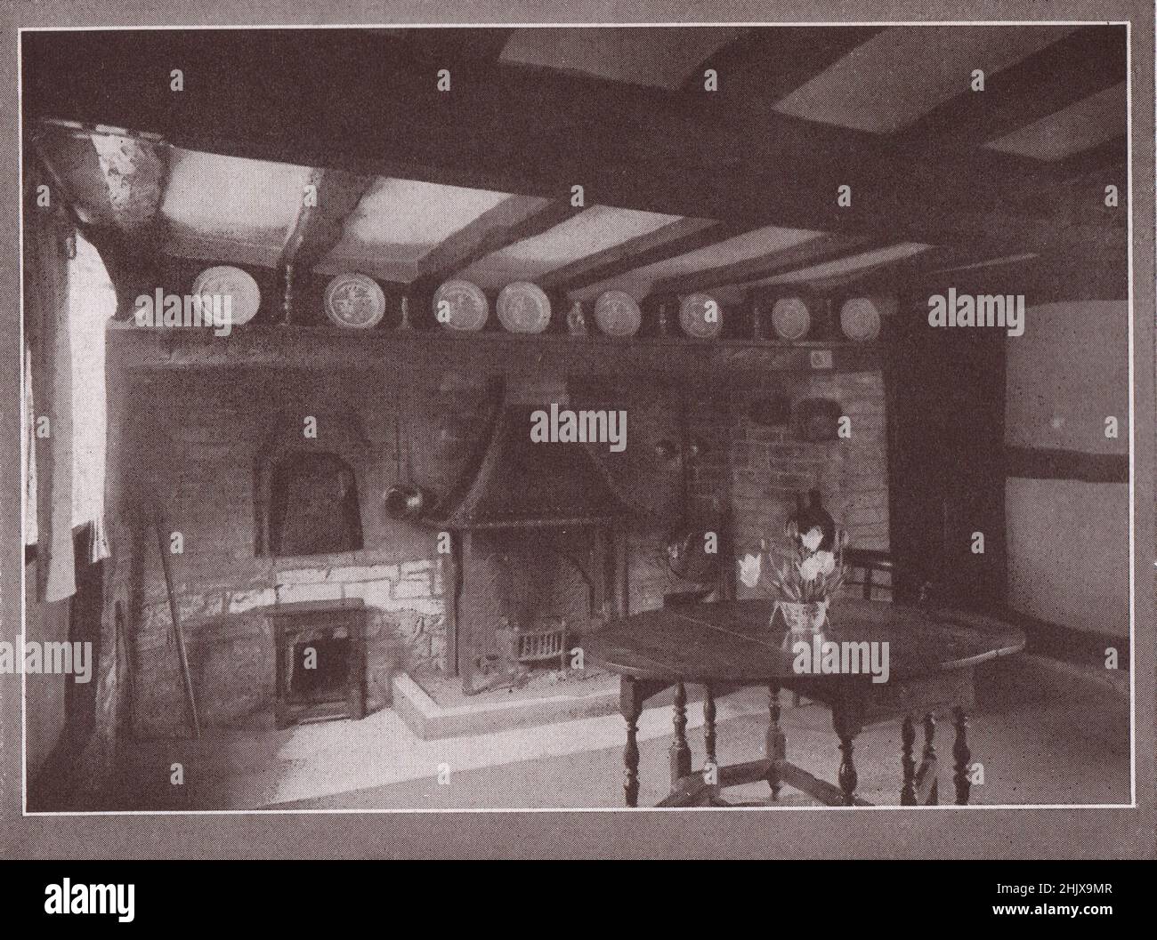 Interior, Anne Hathaway's Cottage . Warwickshire (1923 Stock Photo - Alamy