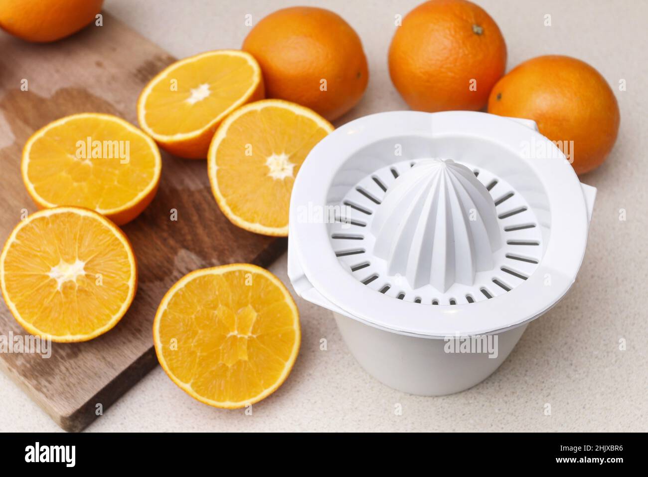 How to make a fresh orange juice. Step by step, tutorial. Healthy food