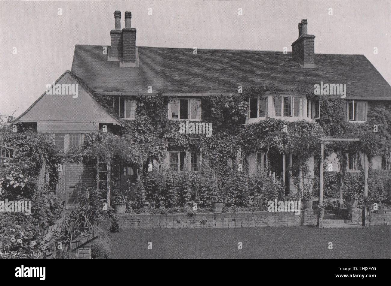 The south elevation. Hampshire. Rosebank, Silchester Common. - Designed by Mr. Mervyn E. Macartney (1922) Stock Photo
