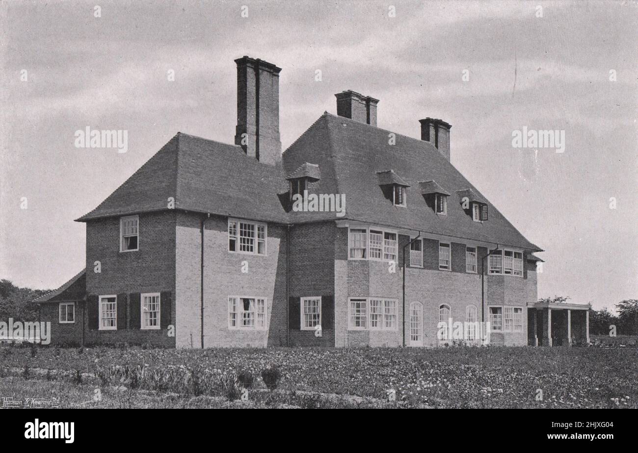 From the south-west. Cambridgeshire. Middlefield, Great Shelford. - Designed by Mr. E. L. Lutyens (1922) Stock Photo
