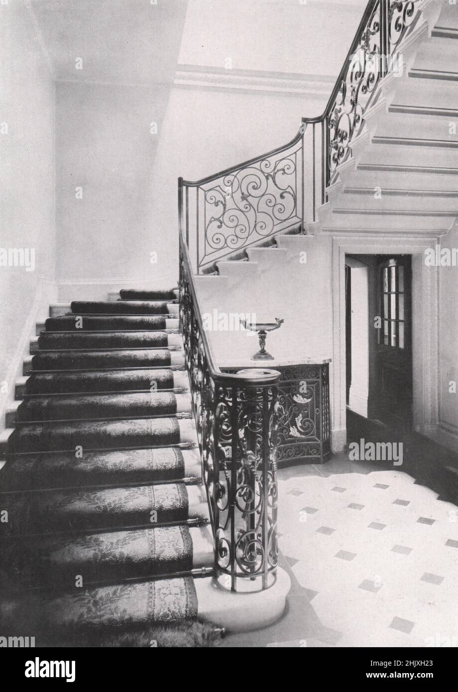 Upper Grosvenor street, London, W.: Staircase. Reginald Blomfield, A.R.A., Architect (1908) Stock Photo