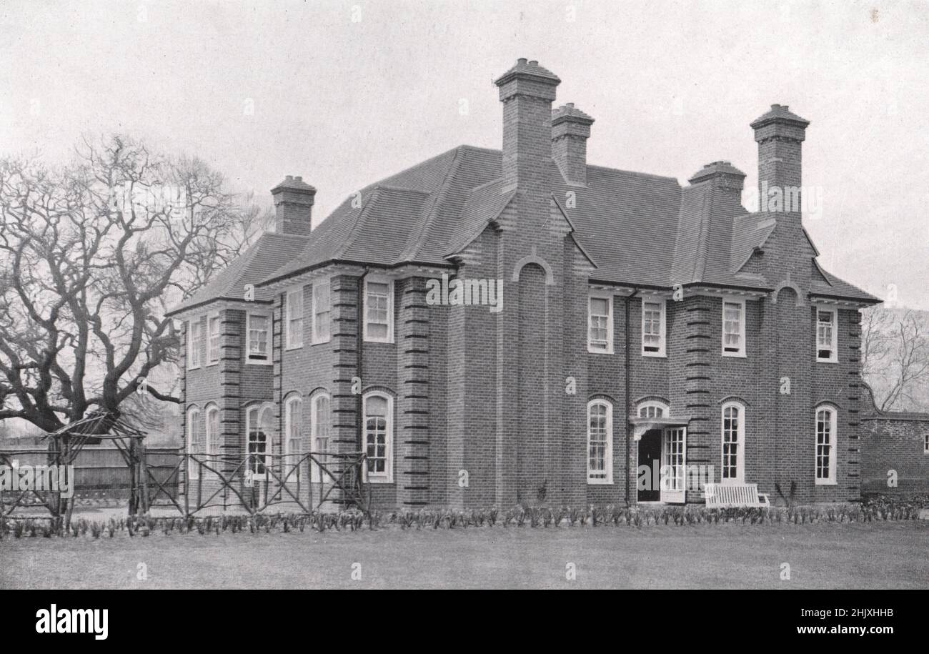 House at Bickley View from Garden. London. W. W. Bull Architect (1908 Stock Photo Alamy
