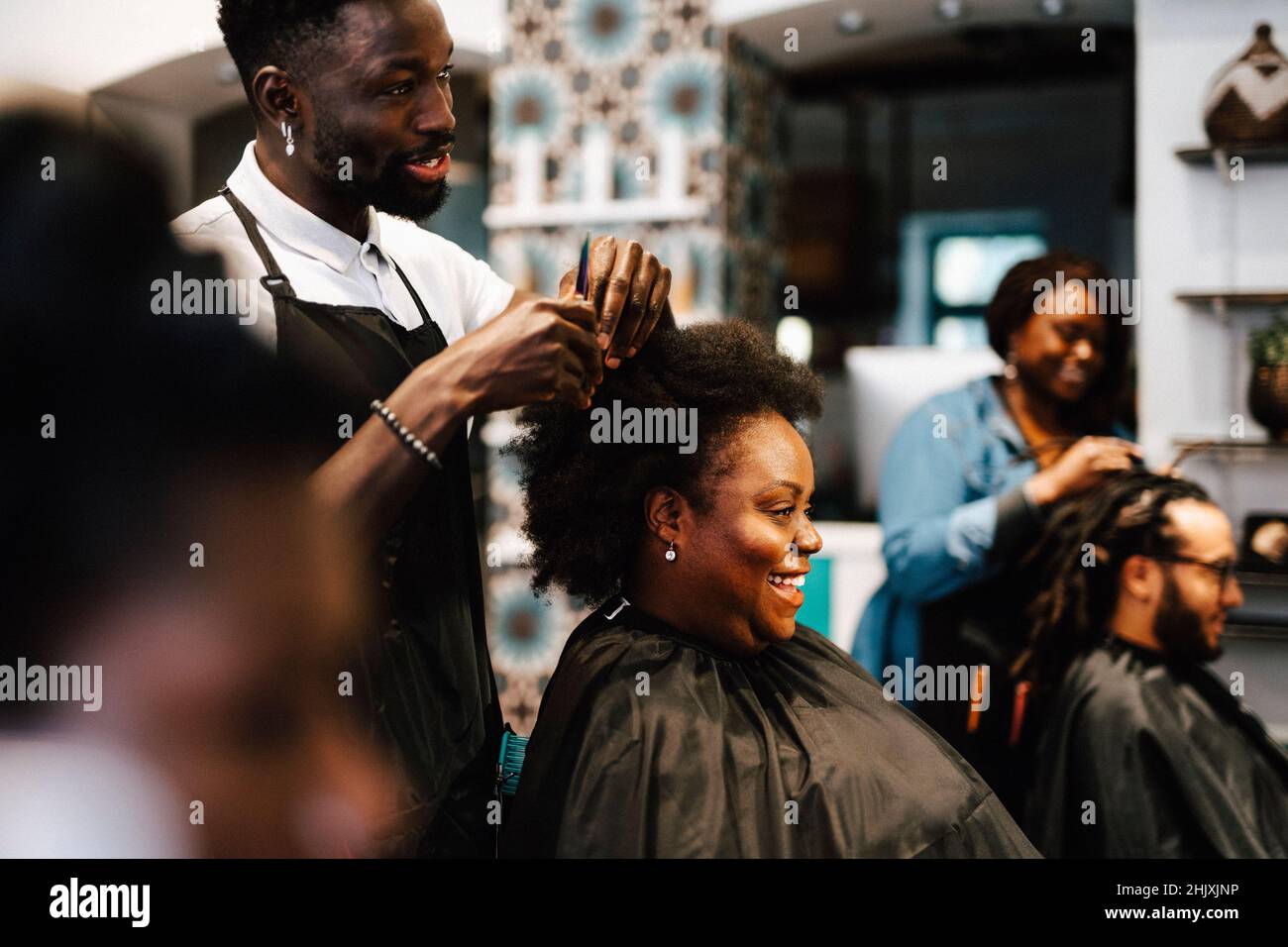 Hair cutting barber shop hi-res stock photography and images - Alamy