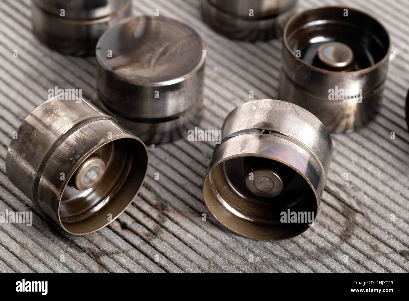 Hydraulic valve lifter hires stock photography and images Alamy