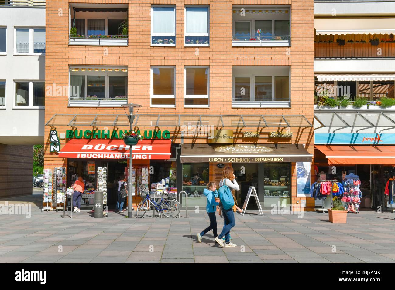 Einkaufszone, Stadtzentrum, Rathausmarkt, Kleinmachnow, Brandenburg Stock Photo