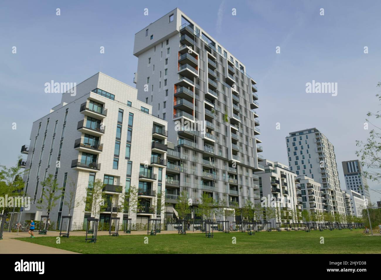 Wohnhäuser, Berty-Albrecht-Park, Toulouser Allee, Düsseldorf, Nordrhein-Westfalen, Deutschland Stock Photo