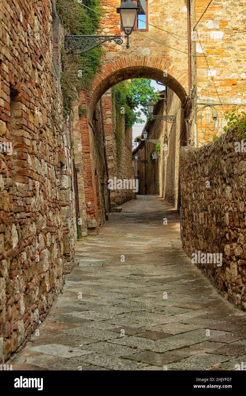 Beautiful street in the medieval Tuscany town of Colle di Val d'Elsa. Italy Stock Photo