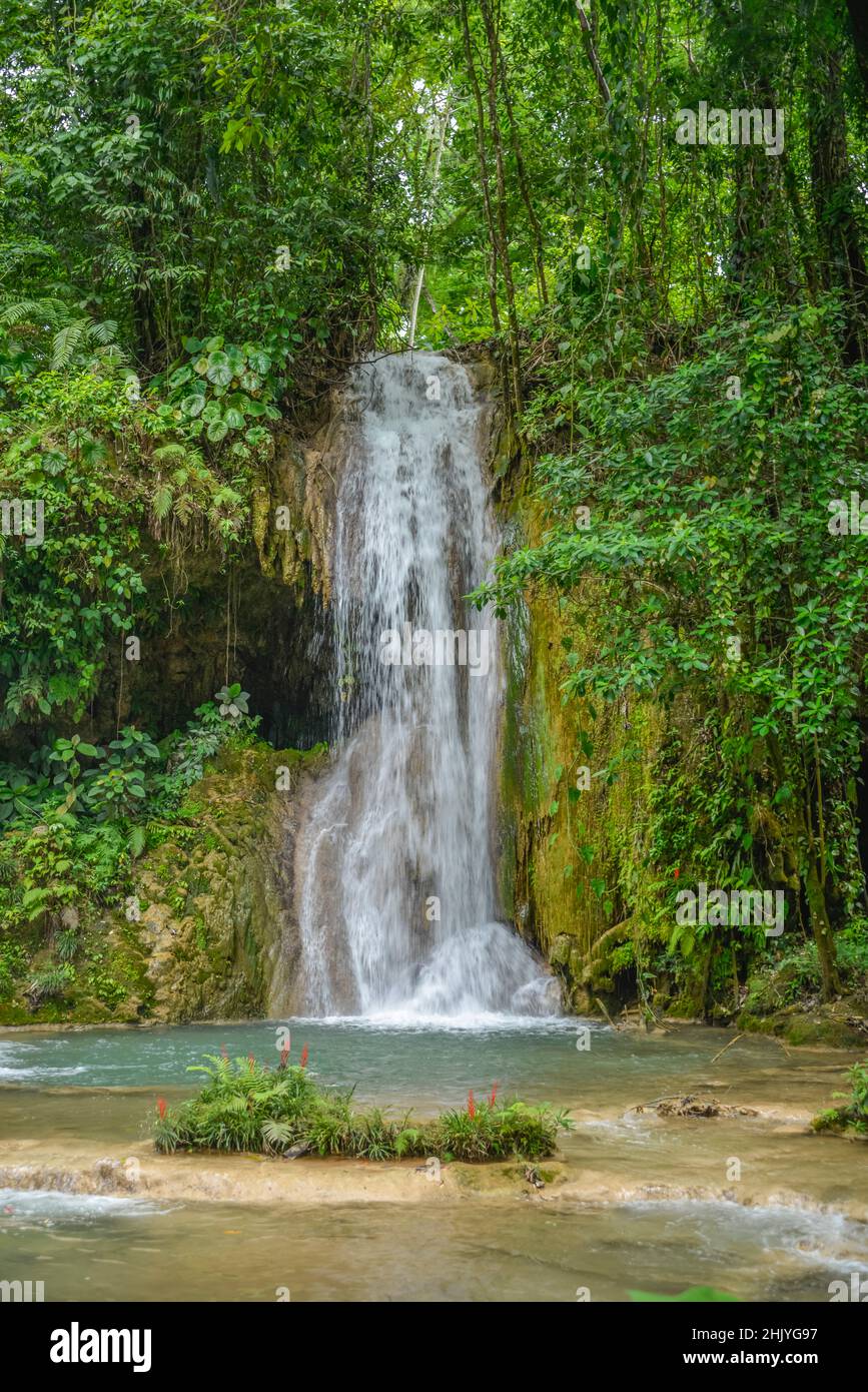 Cascadas de agua hi-res stock photography and images - Alamy