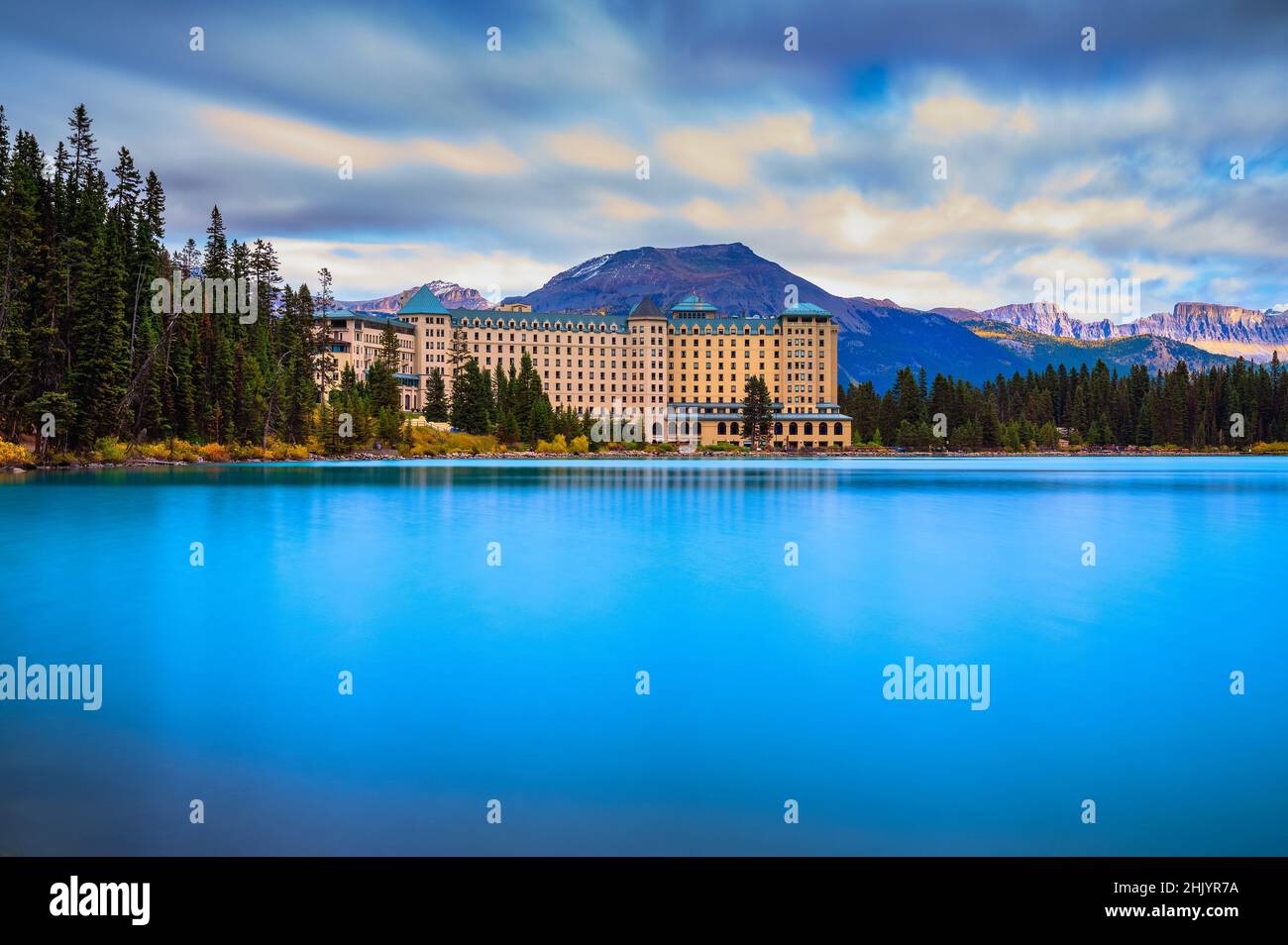 Lake Louise and Fairmont Chateau Hotel in Banff National Park, Alberta ...