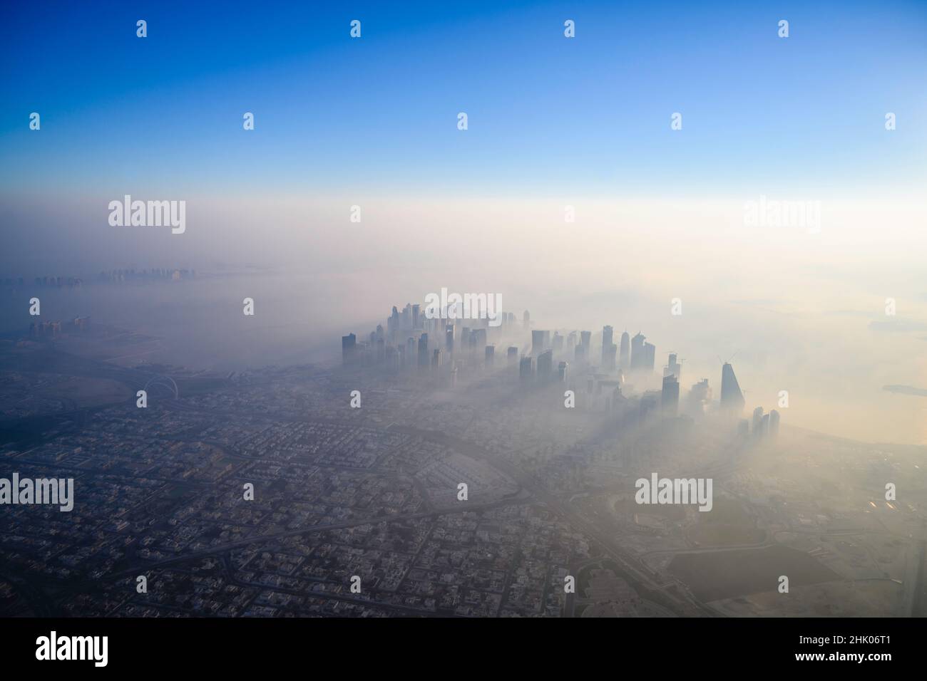 Doha skyline hi-res stock photography and images - Alamy