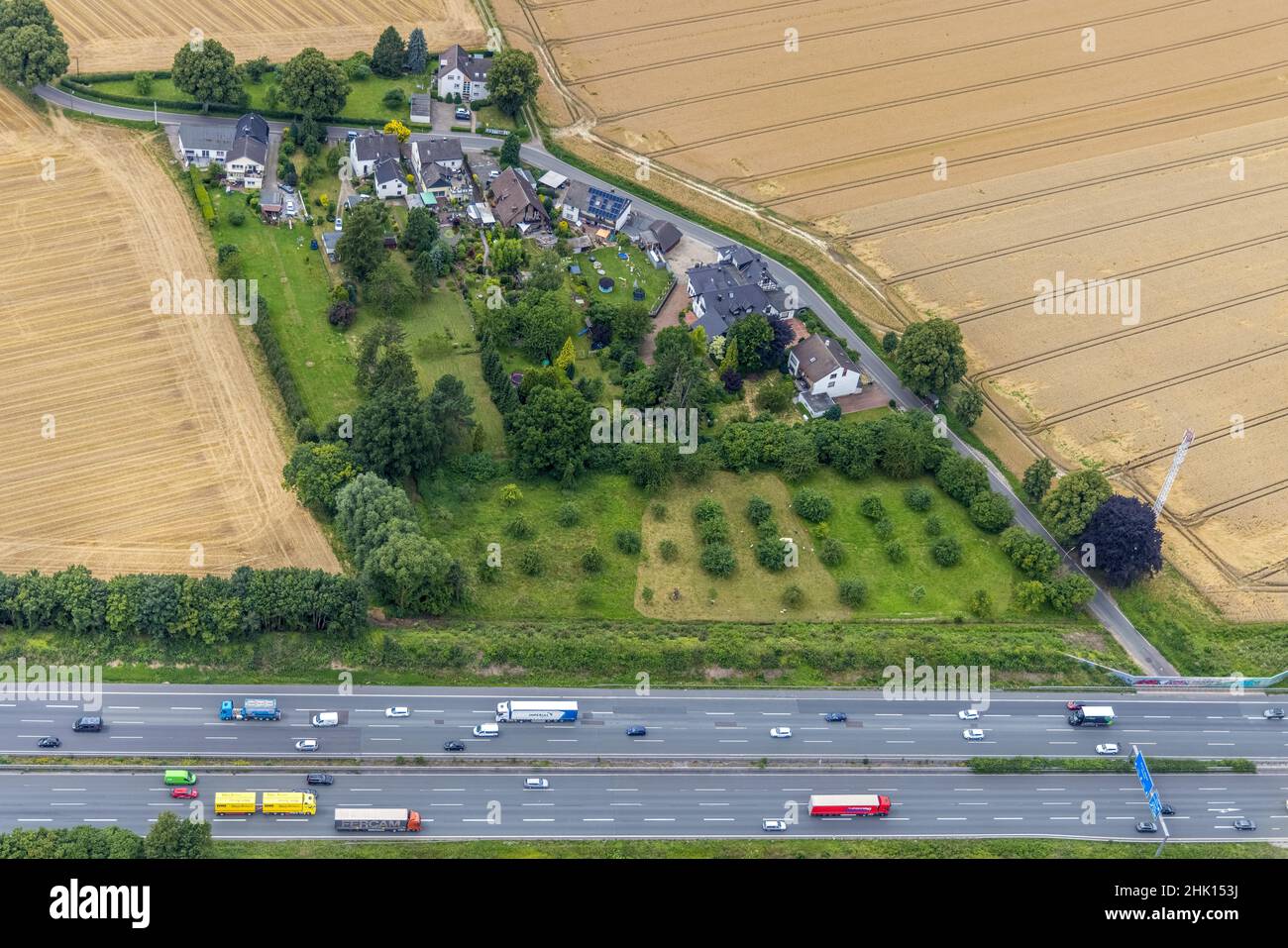 Aerial photograph, Massener Heide housing estate on the A1 motorway