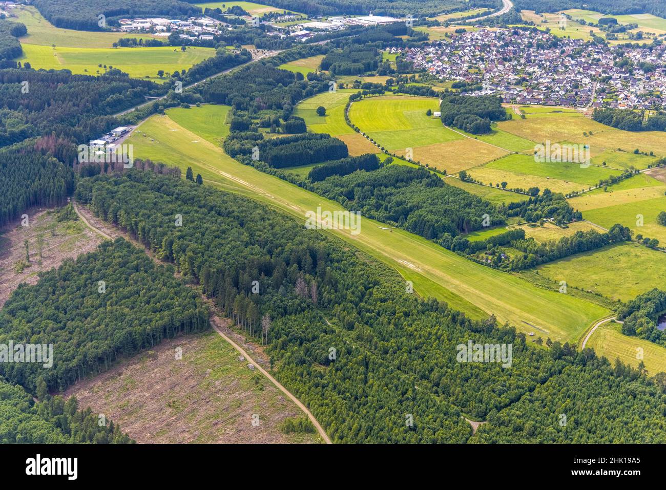 , Aerial photograph, Hünsborn airfield, Fliegerhorststraße airfield, Hünsborn, Wenden, Sauerland