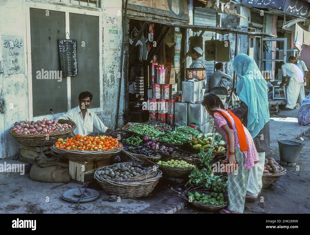 Oldest market in pakistan hires stock photography and images Alamy
