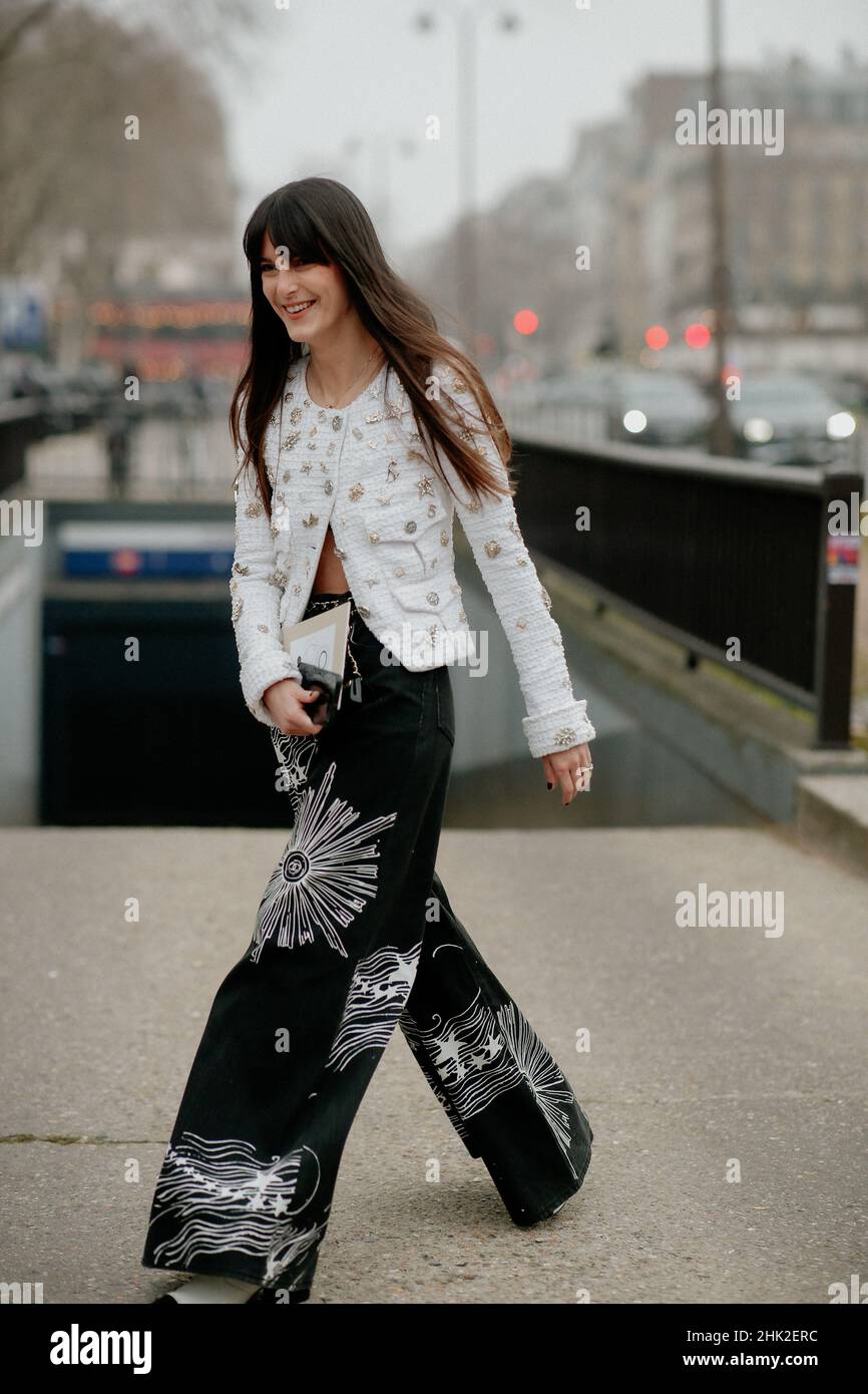 Street style, Leia Sfez arriving at Chanel Spring Summer 2022 Haute