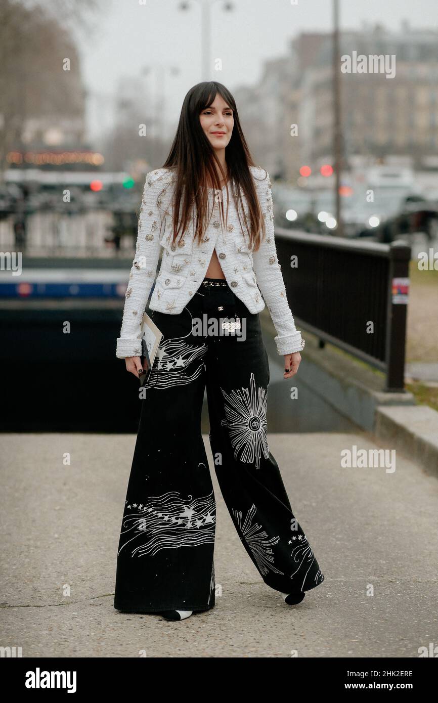 Street style, Leia Sfez arriving at Chanel Spring Summer 2022 Haute