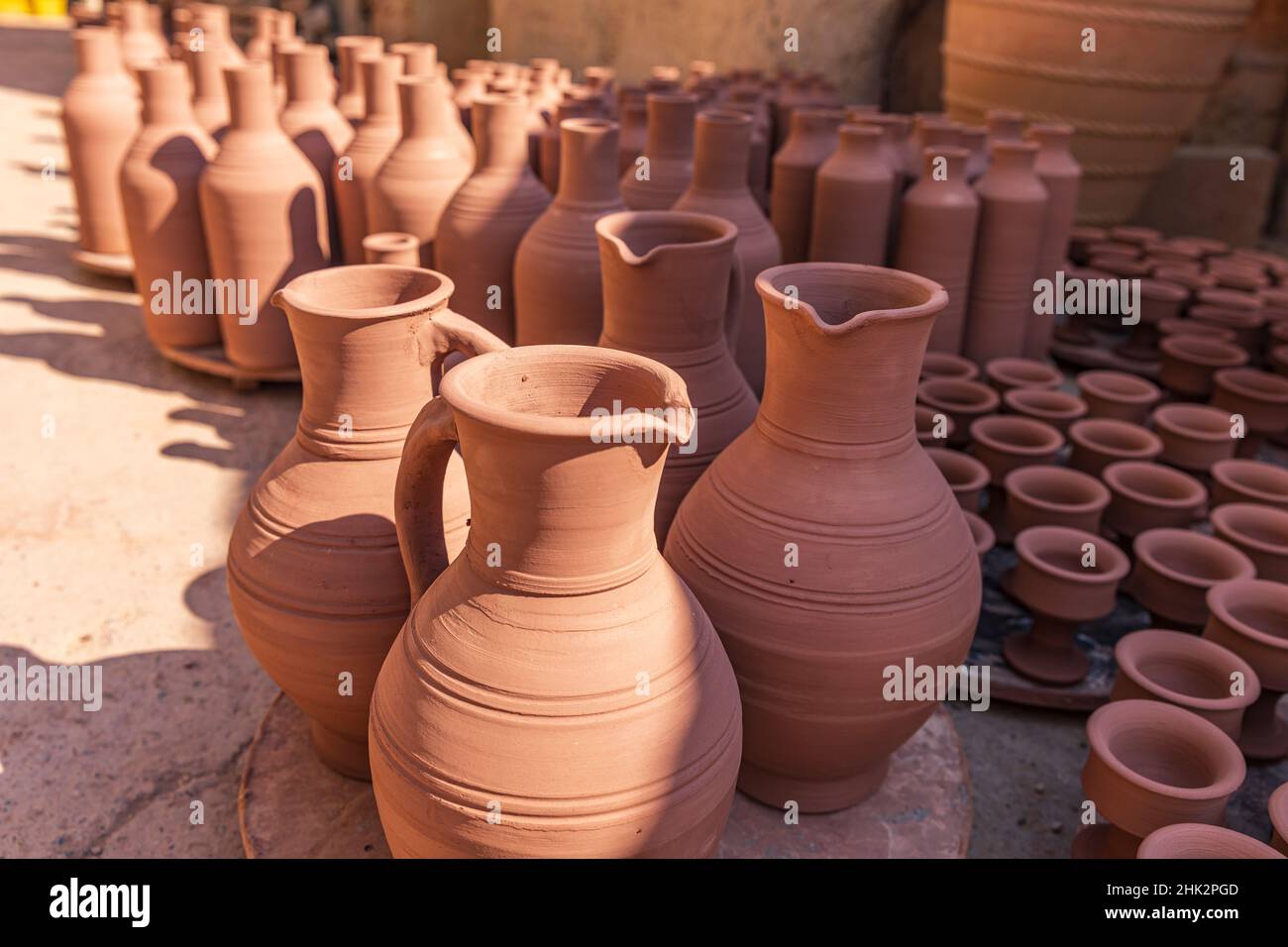 Bahla oman pottery hires stock photography and images Alamy