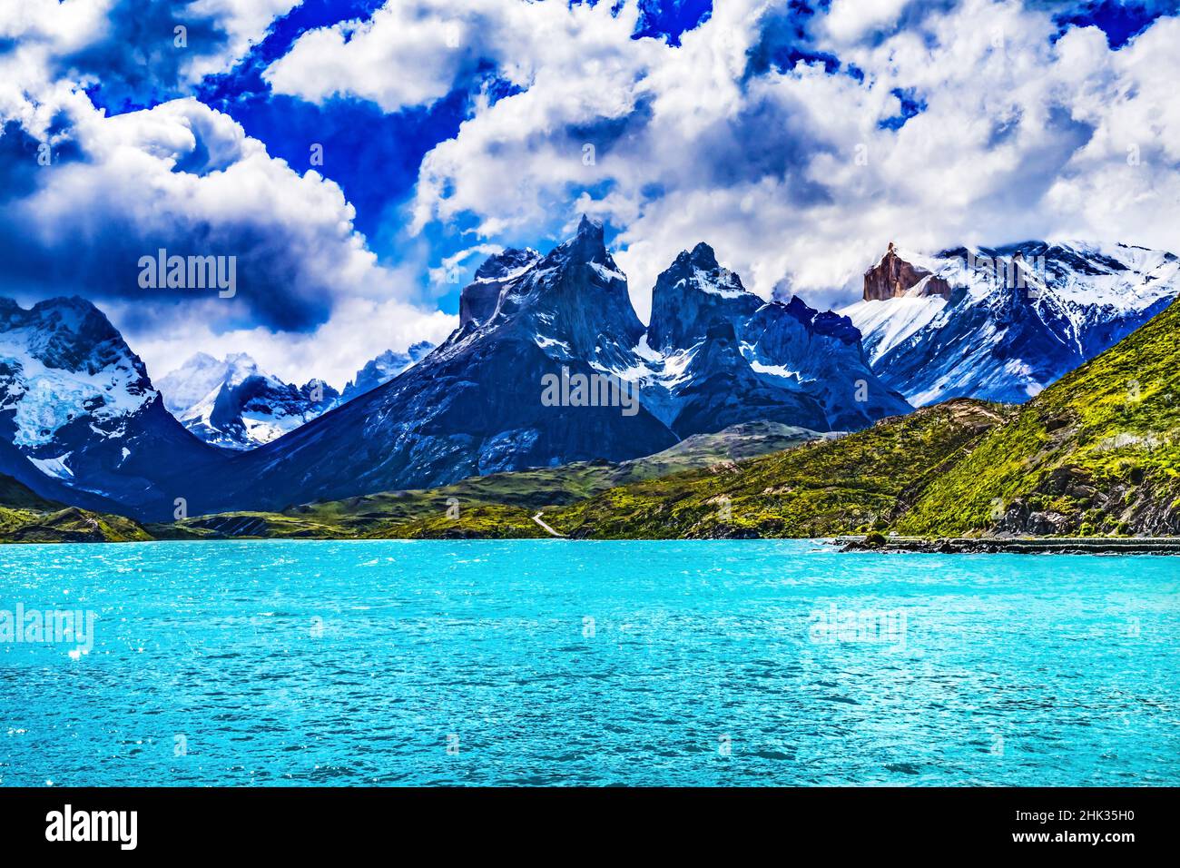 large-pehoe-lake-lago-paine-horns-three-granite-peaks-torres-del-paine