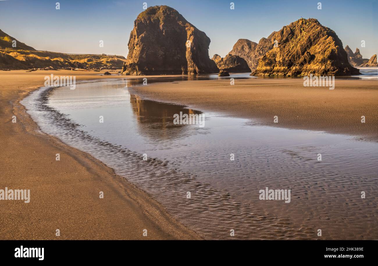 Cave Rock, Pistol River, Oregon Stock Photo Alamy
