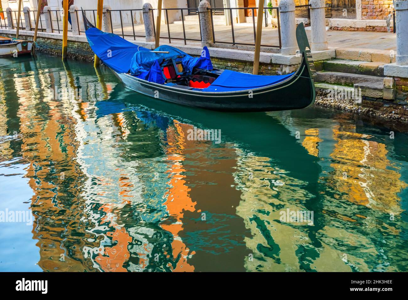 Gondola and reflections in a canal hi-res stock photography and images ...