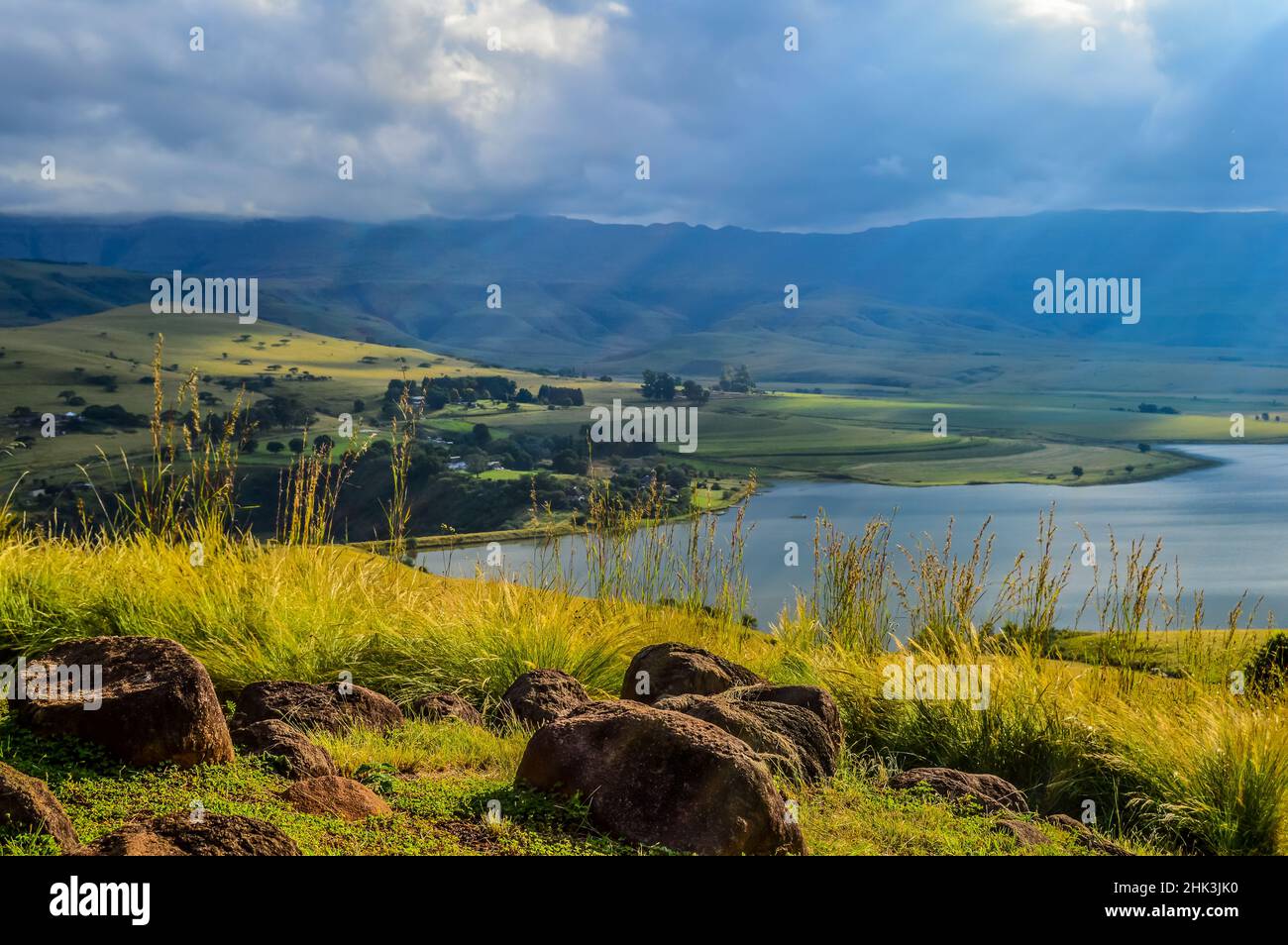 Drakensberg mountain escarpment and bell park dam around Cathkin peak