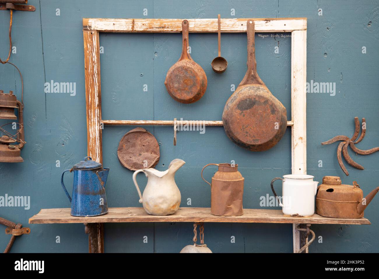 Old pots and pans hires stock photography and images Alamy