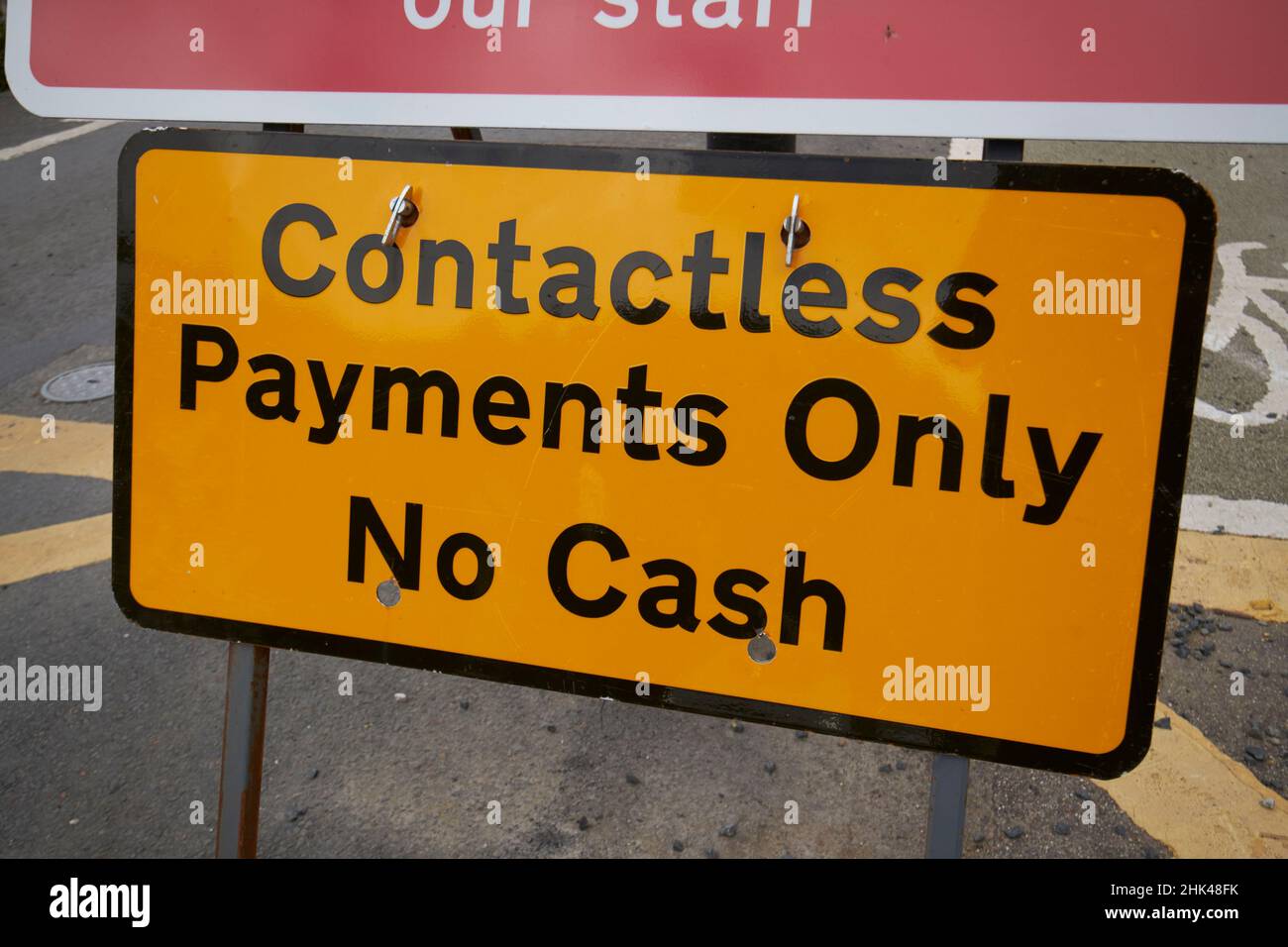 contactless payments only no cash sign at windermere ferry terminal  lake district, cumbria, england, uk Stock Photo