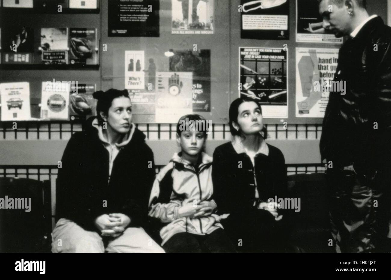 Actors Gina McKee, Peter Marfleet, Shirley Henderson, and Ian Hart in the movie Wonderland, UK 1999 Stock Photo
