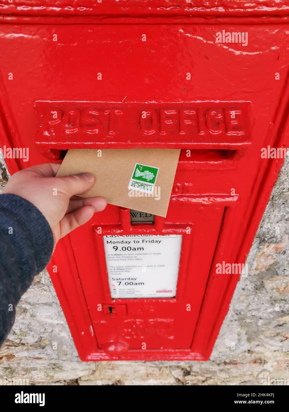 Torquay, UK. 02nd Feb, 2022. Posting a letter with the new QR Code