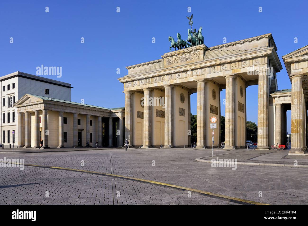Brandenburg Gate, Pariser Square, Unter den Linden, Berlin, Germany, Europe Stock Photo