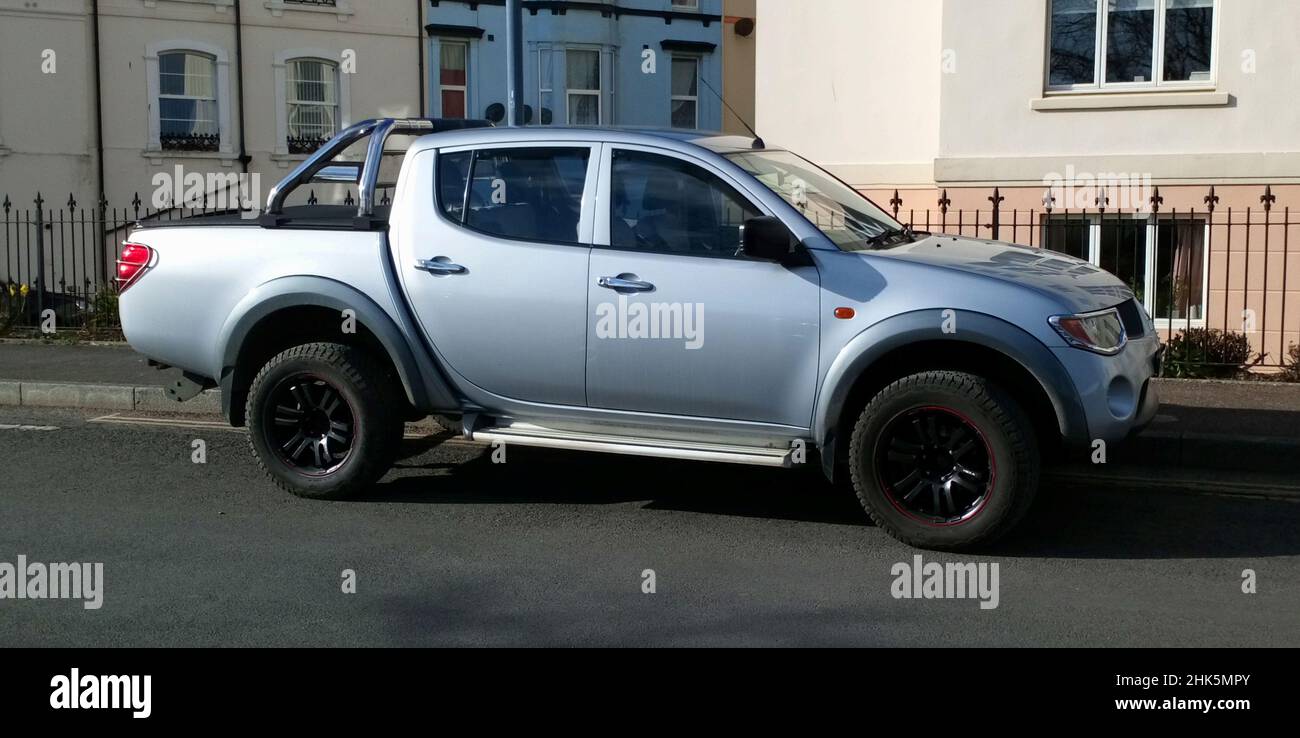 2009 mitsubishi l200 hi-res stock photography and images - Alamy