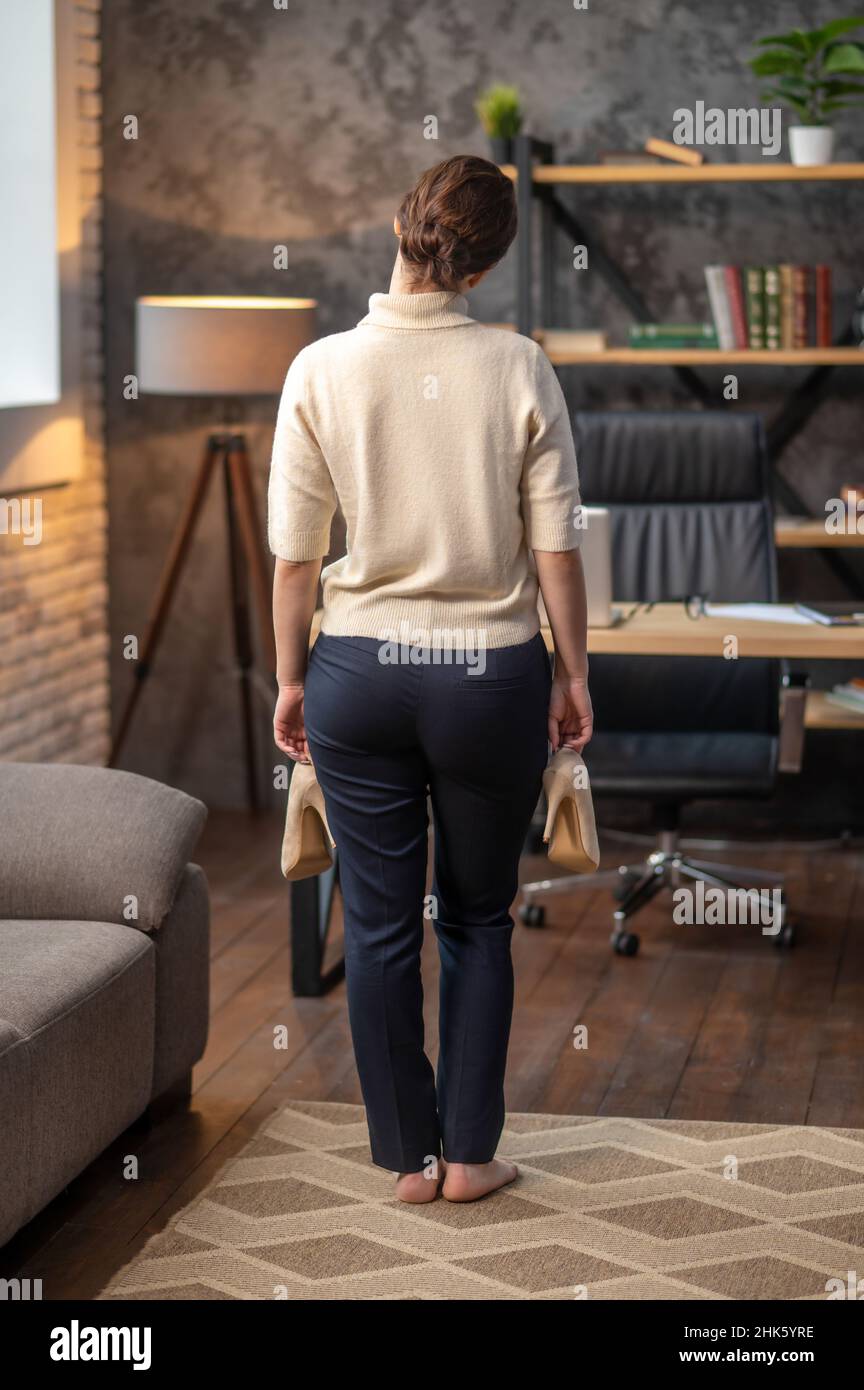 Barefoot shoes carpet hires stock photography and images Alamy