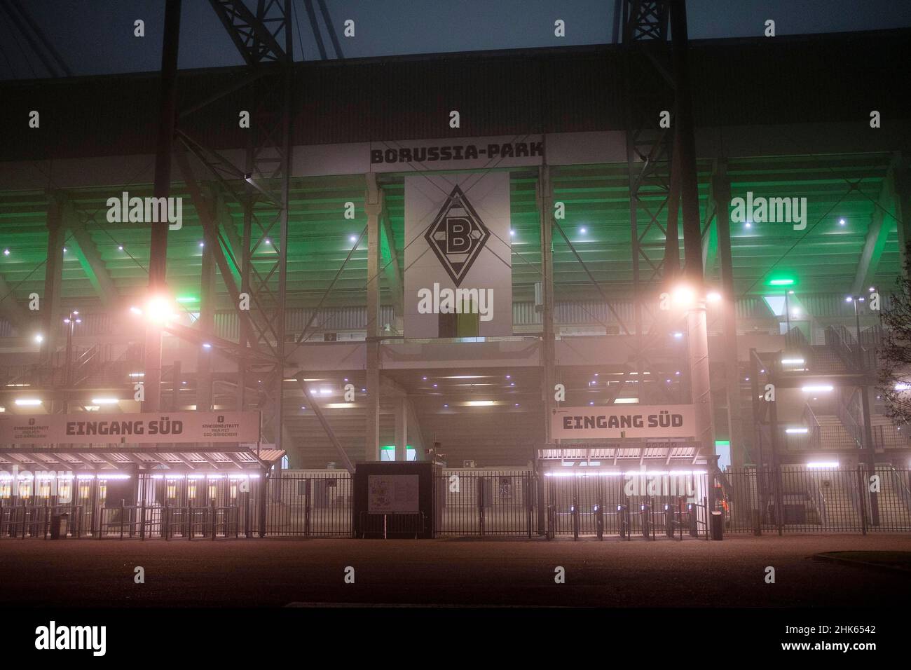 Feature, Borussia Park in the fog from the outside, entrance, football 1st Bundesliga, 19th matchday, Borussia Monchengladbach (MG) - Bayer 04 Leverkusen (LEV) 1: 2, on January 15th, 2022 in Borussia Monchengladbach/Germany. #DFL regulations prohibit any use of photographs as image sequences and/or quasi-video # Â Stock Photo