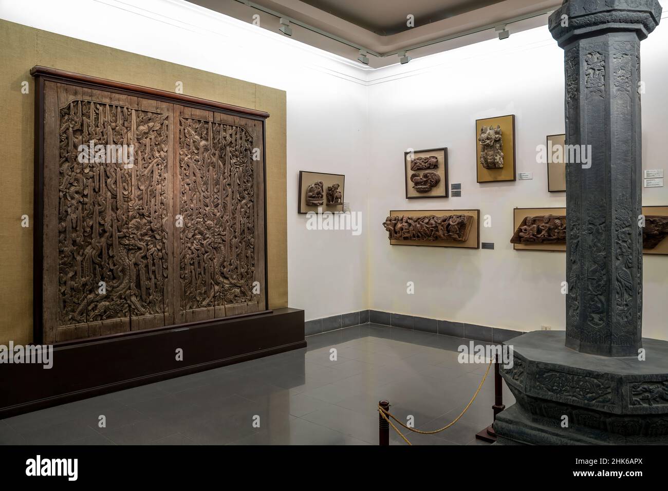 Carved door and gallery, Vietnam Fine Arts Museum, Hanoi, Vietnam Stock ...