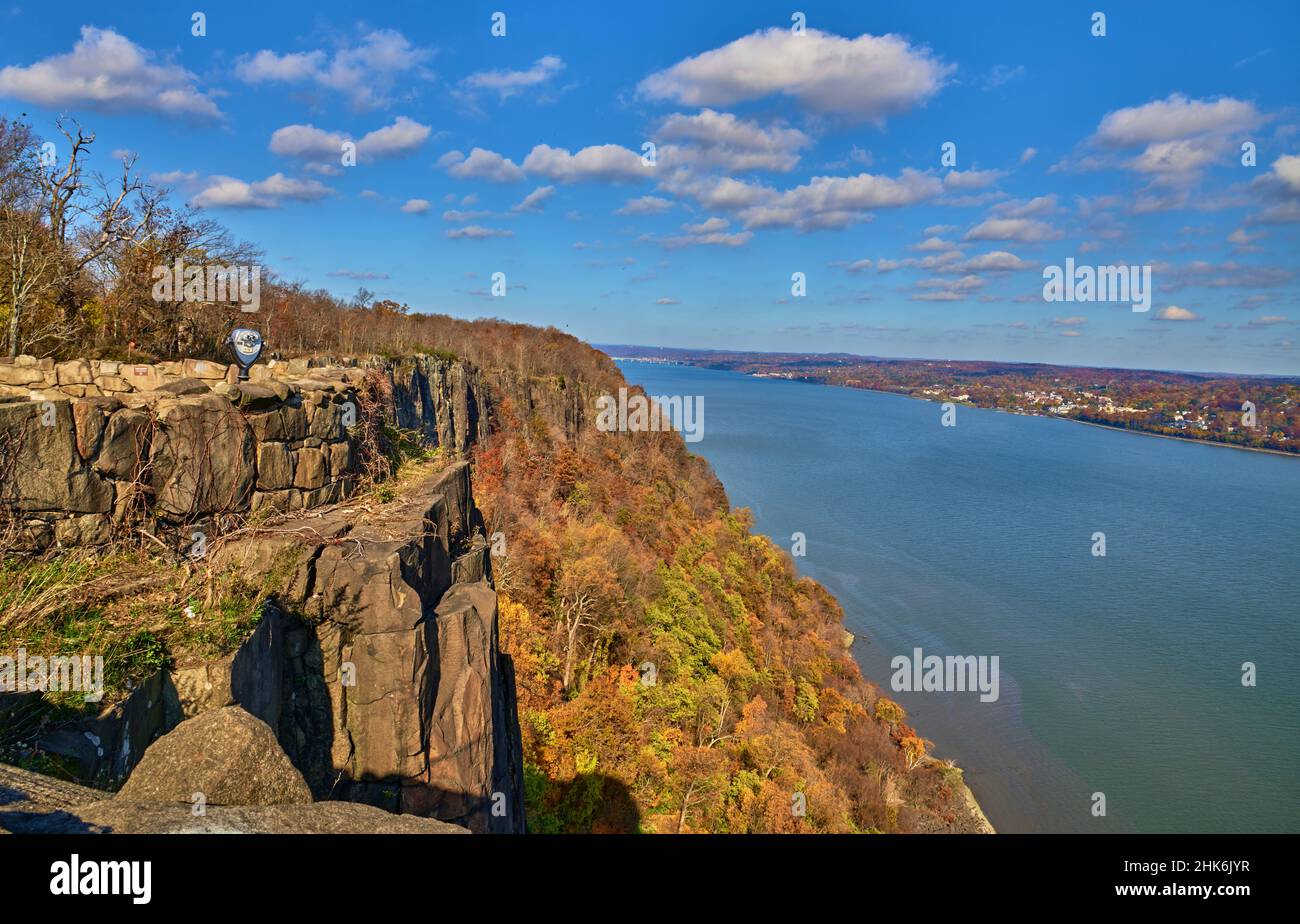 New Jersey,New York state line lookout over the Palisade cliffs and the