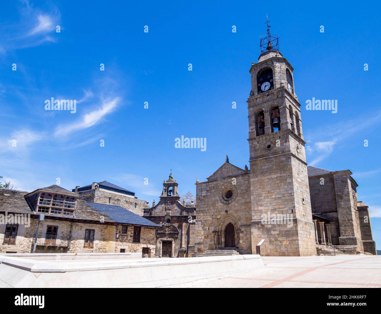 Iglesia de Santa María del Azogue. Puebla de Sanabria. Zamora. Castilla León. España Stock Photo