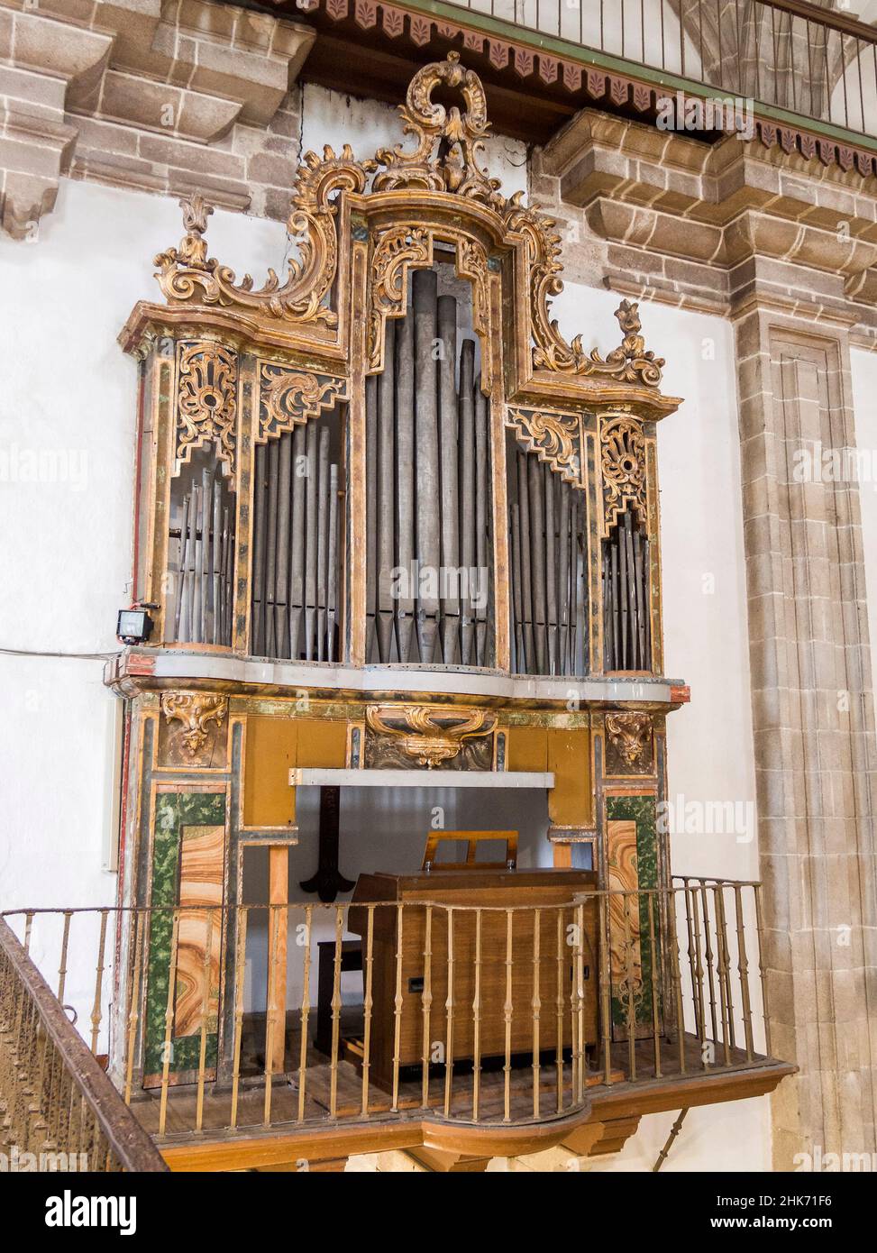 Órgano de la Iglesia parroquial de Sancti Spíritus. Melide. La Coruña. Galicia. España Stock Photo