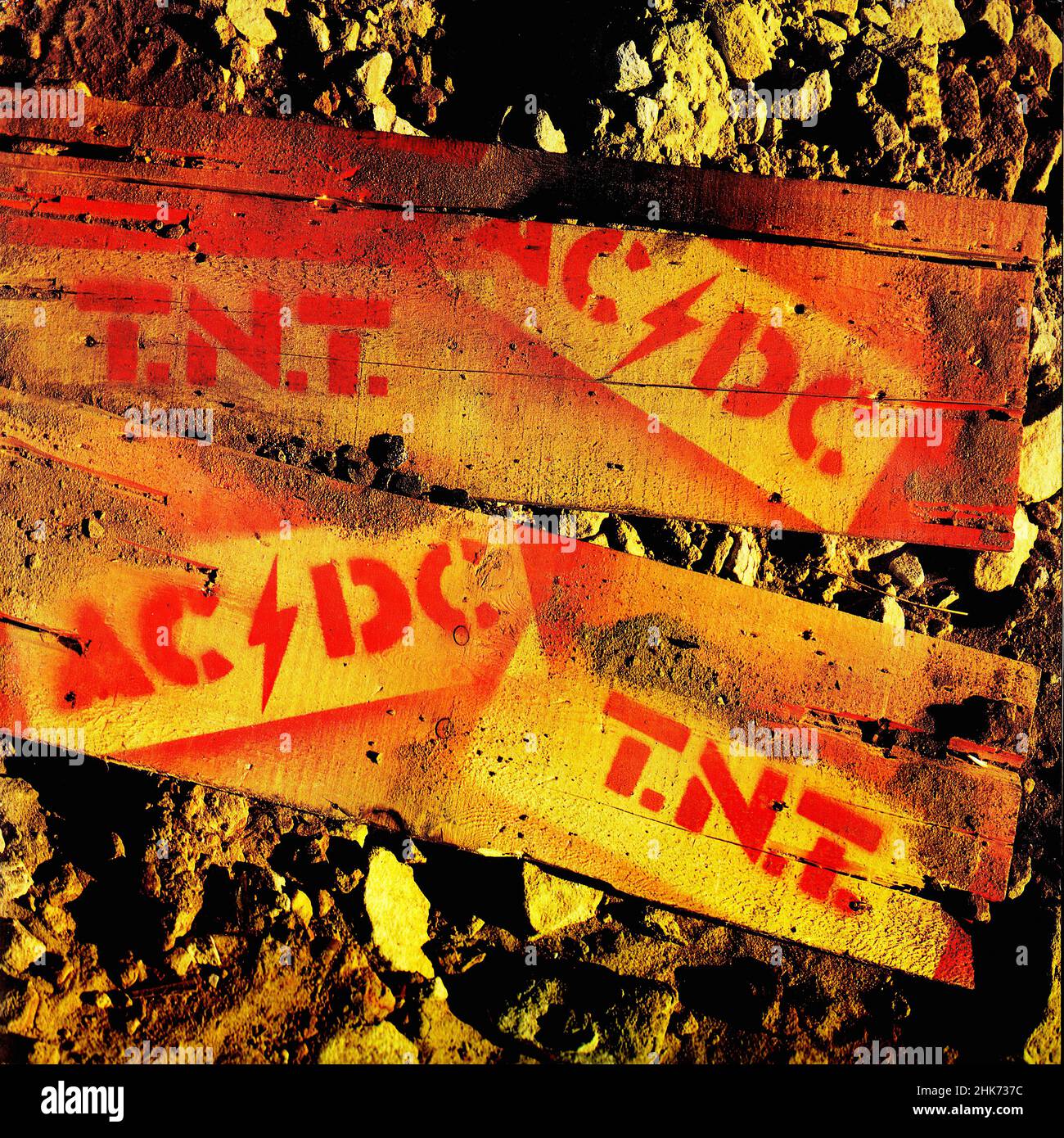 1975 tnt hi-res stock photography and images - Alamy