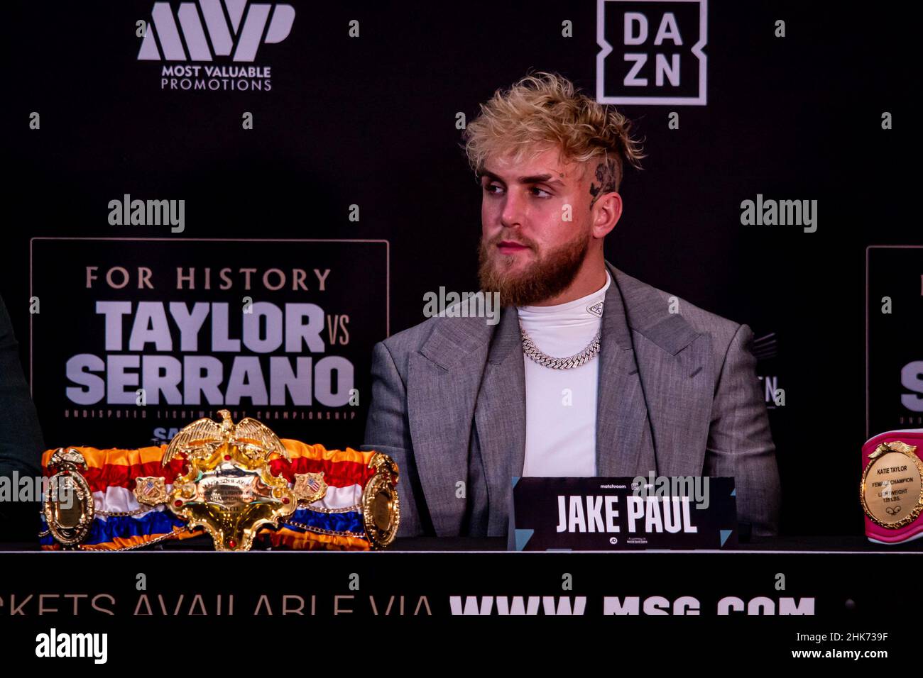 February 2, 2022, New York City, New York, New York City, NY, United States: NEW YORK New York City, New York, NY - FEBRUARY 2: Jake Paul interacts with media during the Amanda Serrano v Katie Taylor Press Conference at Madison Square Garden on February 2, 2022 in New York City, New York, United States. (Credit Image: © Matt Davies/PX Imagens via ZUMA Press Wire) Stock Photo