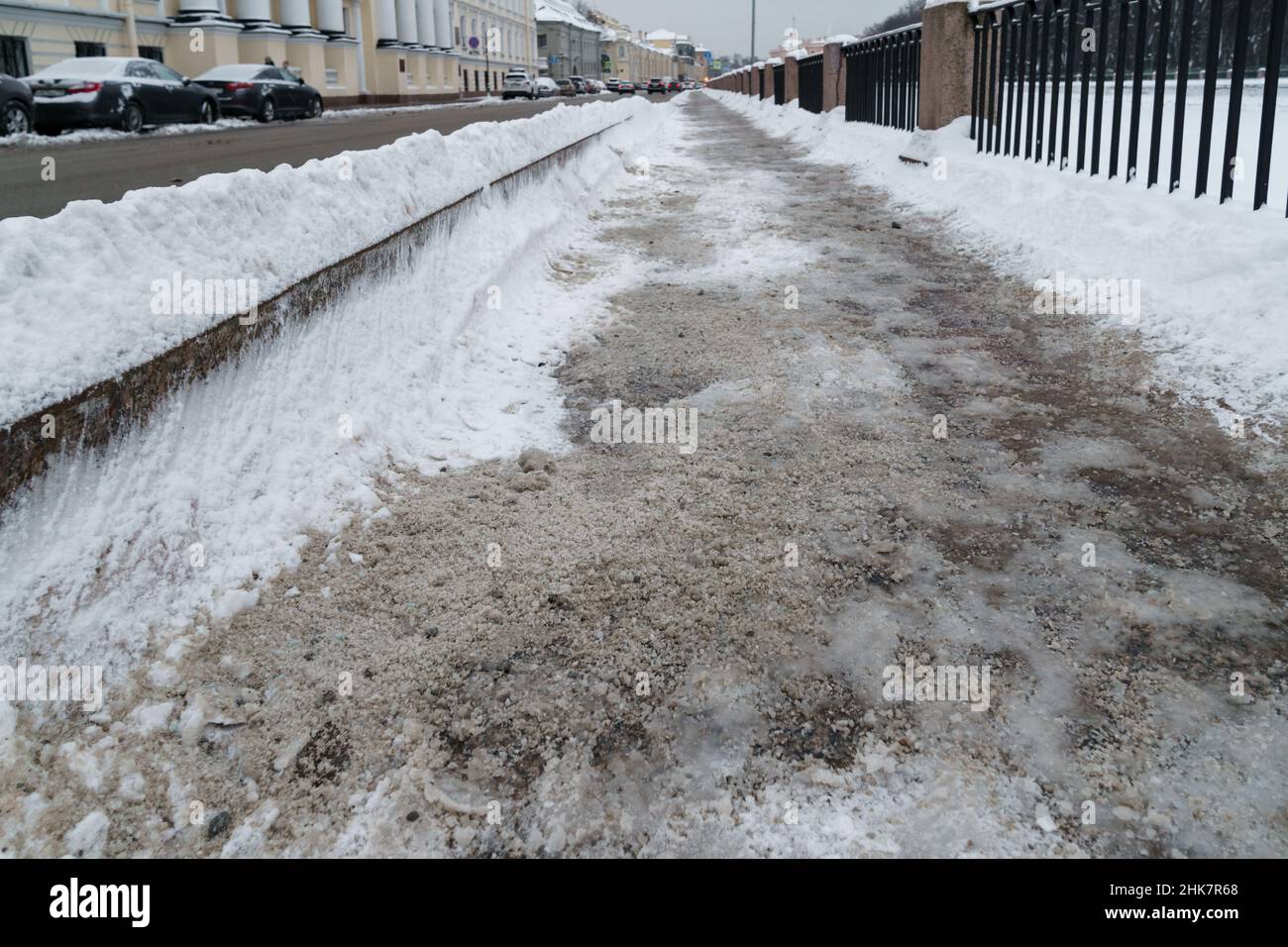Salting roads hi-res stock photography and images - Alamy