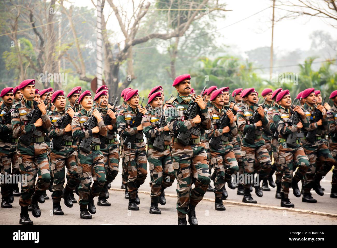 Training indian army hi-res stock photography and images - Alamy, image size:1300x957