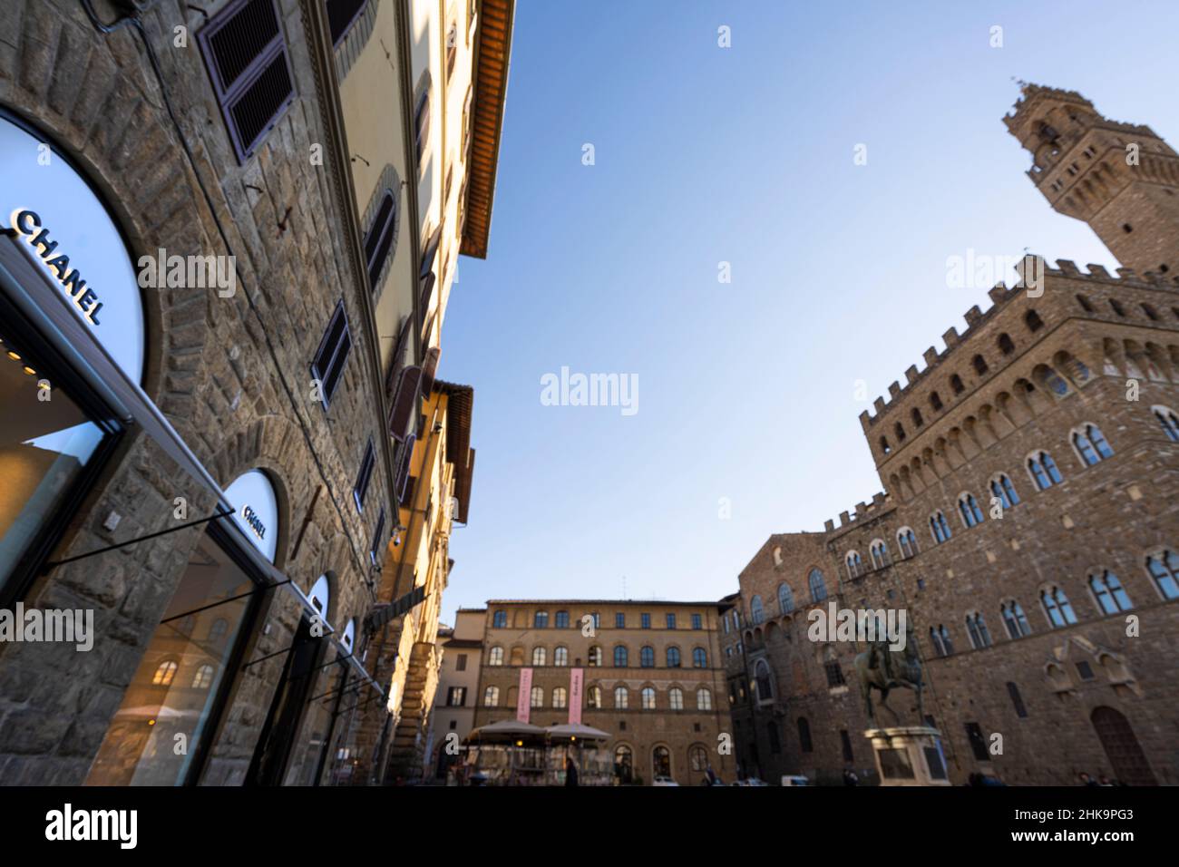 facade of the Chanel store in Paris Stock Photo - Alamy