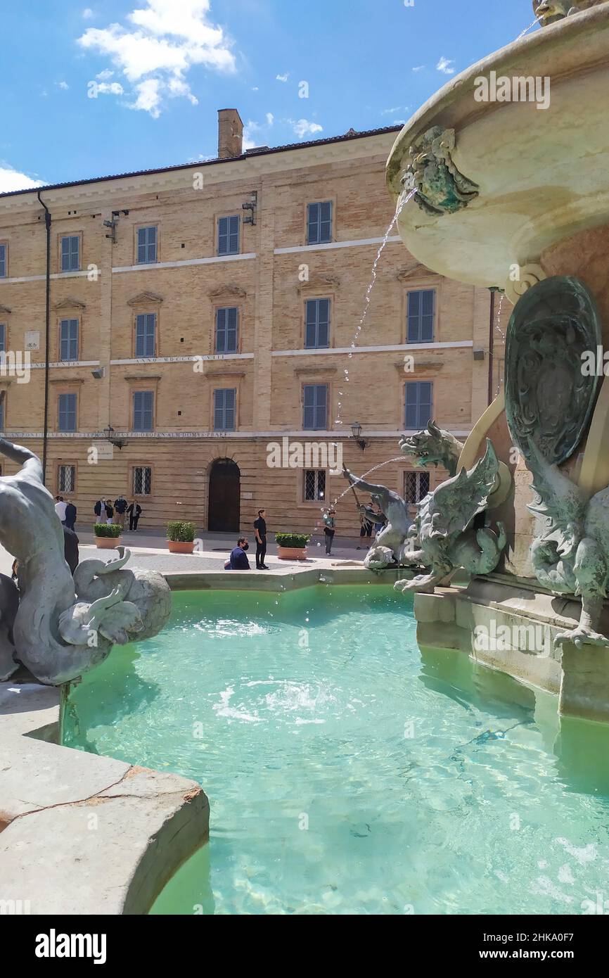 Piazza della Madonna square, Fontana Maggiore fountain, Loreto, Marche