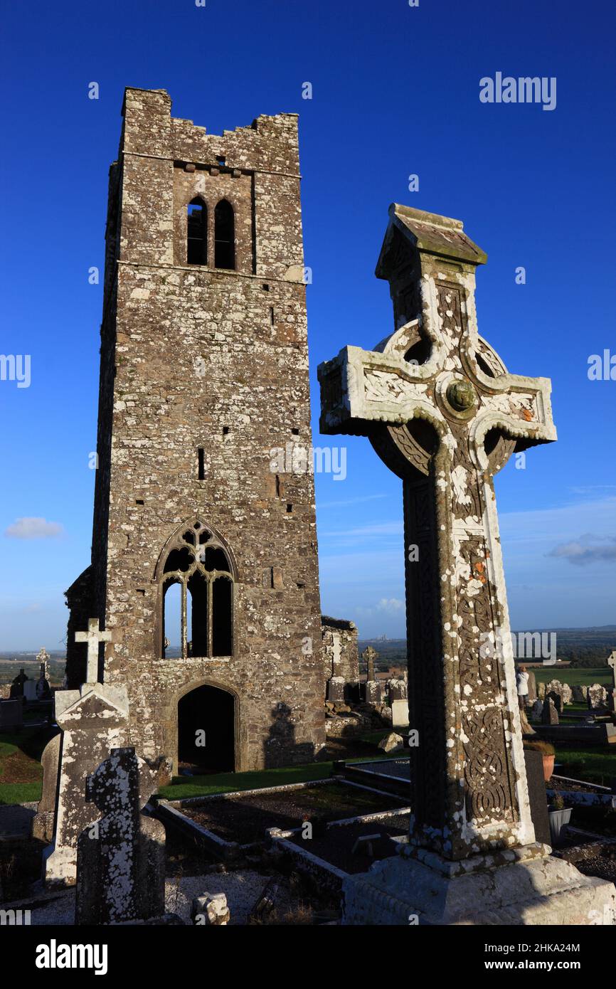 Friedhof und Ruinen der Klosterkirche auf dem Hill of Slane, Provinz Leinster, Irland  /  The ruins of the friary church and the cemetary on the hill Stock Photo