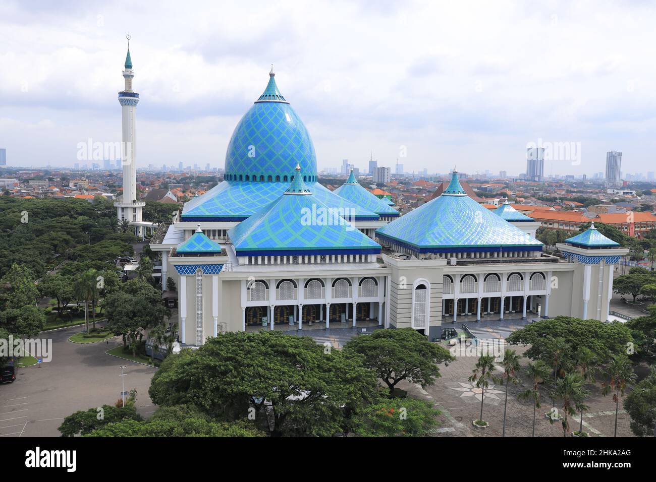 SURABAYA, INDONESIA : January 26, 2022: Al Akbar National Mosque or commonly called the Surabaya Grand Mosque. Stock Photo